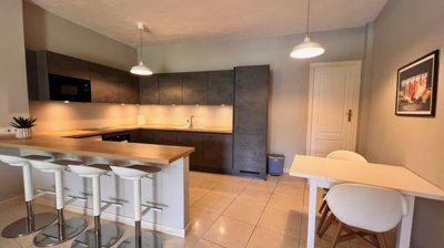 10-75bef5f12e72a6d65f05a48dacffbe42