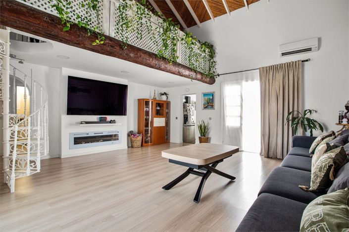 Image No.15-2 Bed Townhouse for sale