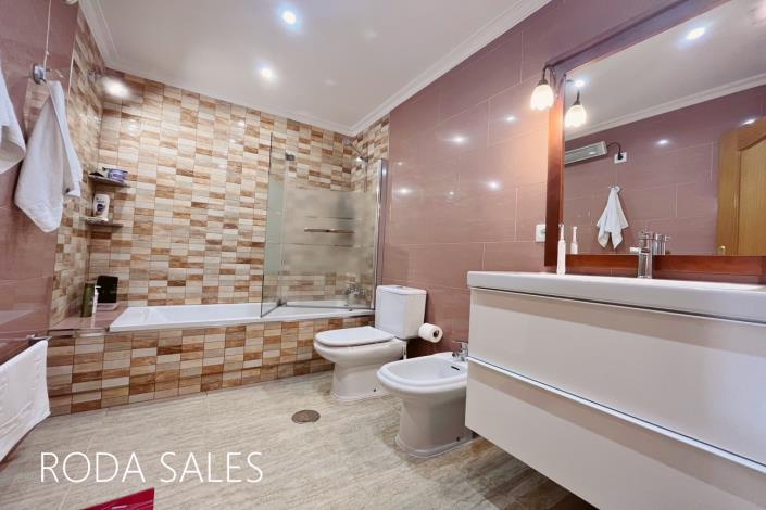 Image No.22-3 Bed Chalet for sale