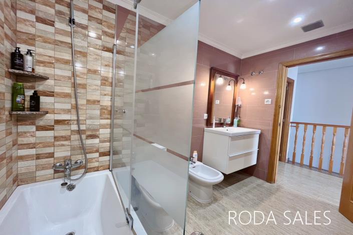 Image No.23-3 Bed Chalet for sale