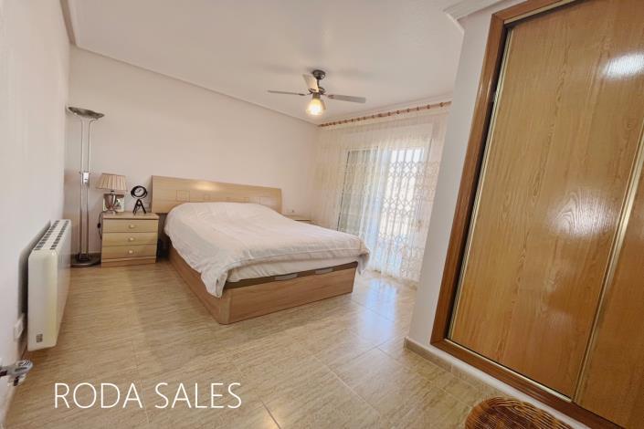 Image No.28-3 Bed Chalet for sale