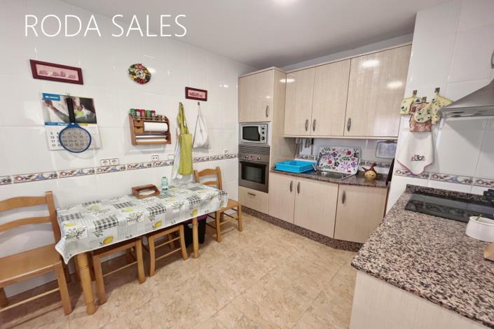 Image No.13-3 Bed Townhouse for sale