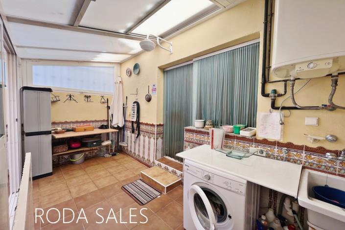 Image No.16-3 Bed Townhouse for sale