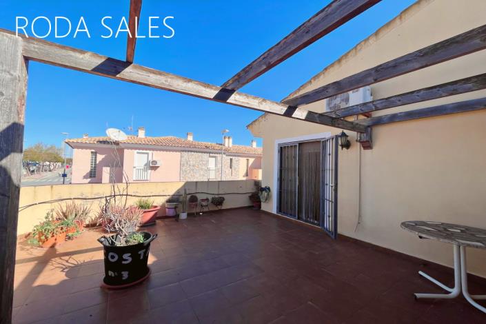 Image No.30-3 Bed Townhouse for sale