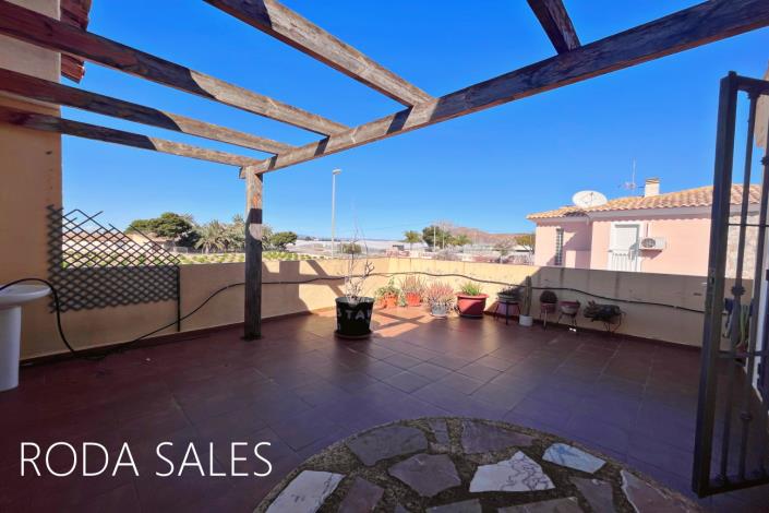 Image No.31-3 Bed Townhouse for sale