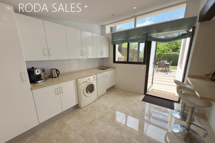 Image No.10-3 Bed Villa / Detached for sale