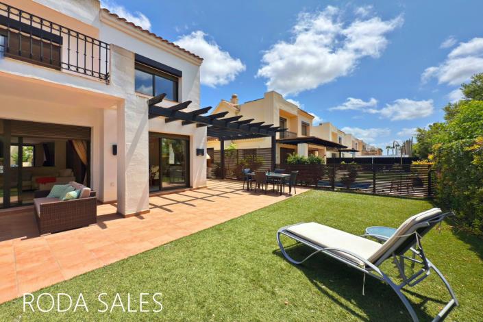 Image No.24-3 Bed Villa / Detached for sale