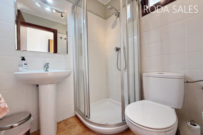 Image No.15-2 Bed Townhouse for sale