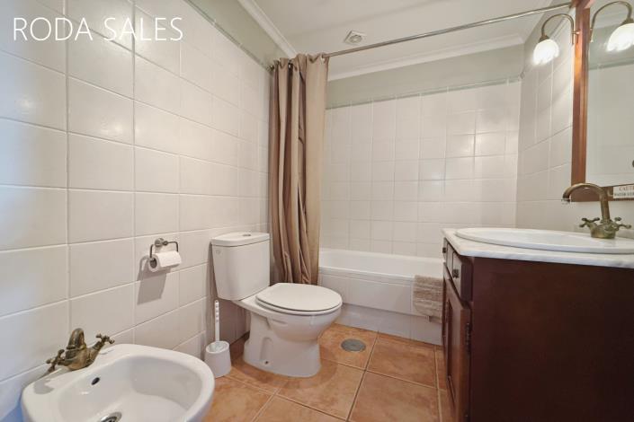 Image No.21-2 Bed Townhouse for sale