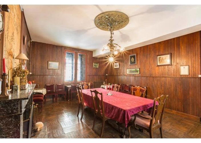 Image No.7-9 Bed Chateaux for sale