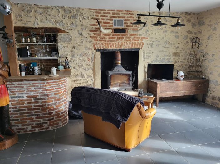 Image No.9-3 Bed Farmhouse for sale