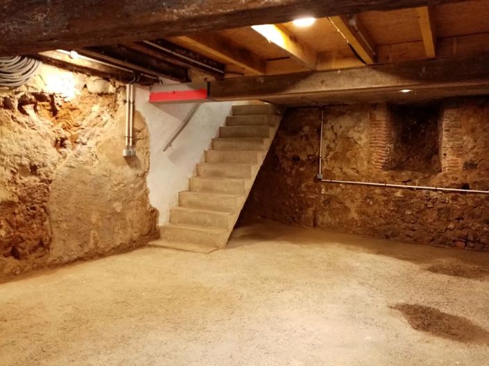 Image No.18-2 Bed House for sale