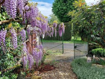 70e8872359206db53e111dde3ecfc86d4e9d925891192