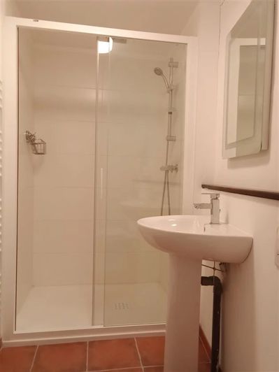 Image No.6-2 Bed House for sale