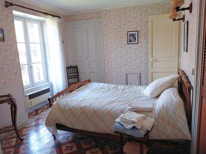 Image No.8-2 Bed House for sale