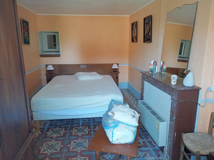 Image No.9-2 Bed House for sale