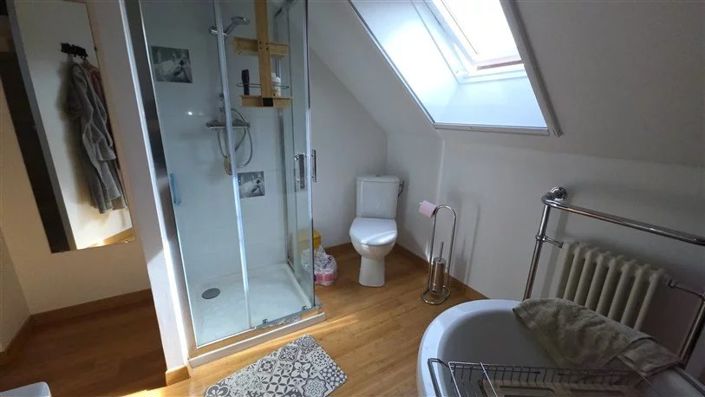 Image No.11-2 Bed House for sale