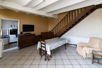 766c26f23c9b8ed807e7571469dbfcee145ff9bf9f162