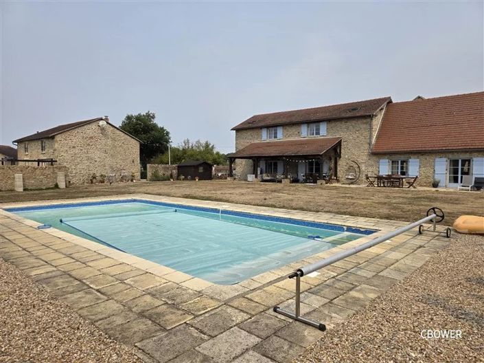 Image No.16-Propriété de 11 chambres à vendre à Dompierre-les-Églises