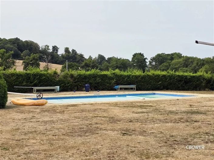 Image No.2-Propriété de 11 chambres à vendre à Dompierre-les-Églises