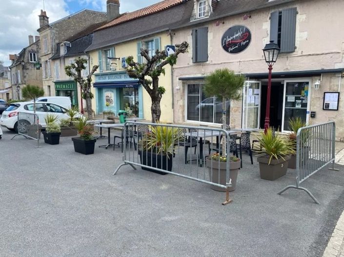 Image No.10-Commercial à vendre à Saint-Savin