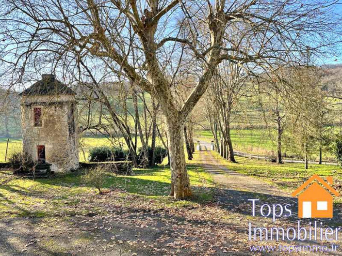 Image No.18-8 Bed Property for sale