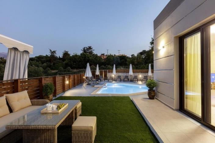 Image No.5-Villa de 5 chambres à vendre à Perama