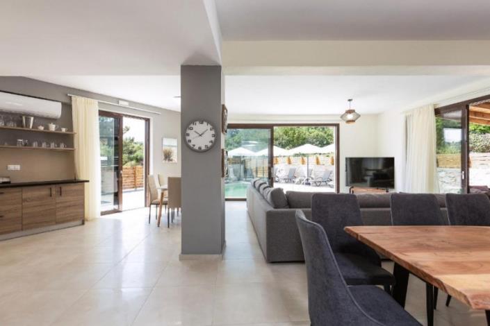 Image No.6-Villa de 5 chambres à vendre à Perama