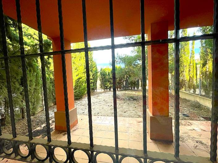 Image No.20-2 Bed Semi-Detached for sale