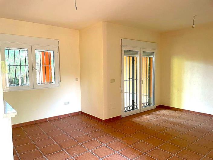 Image No.22-2 Bed Semi-Detached for sale