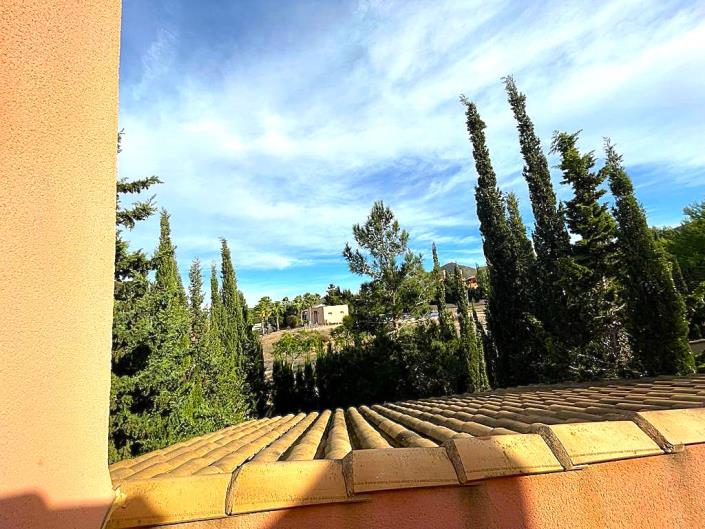 Image No.25-2 Bed Semi-Detached for sale