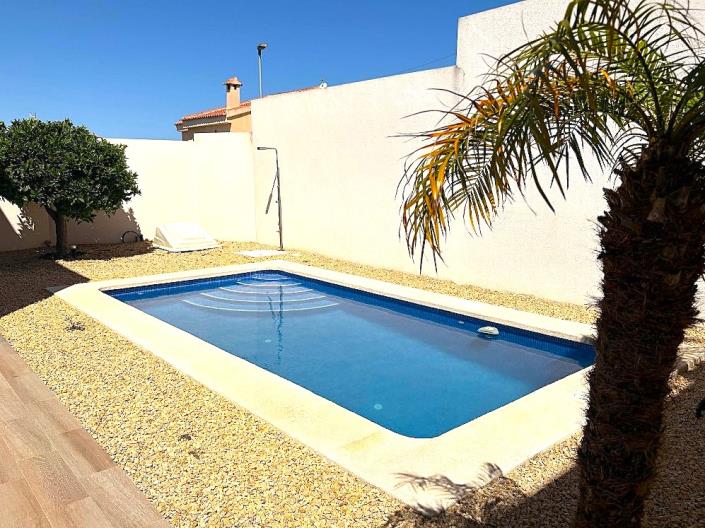 Image No.11-3 Bed Villa / Detached for sale