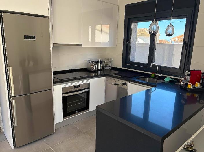 Image No.12-3 Bed Villa / Detached for sale