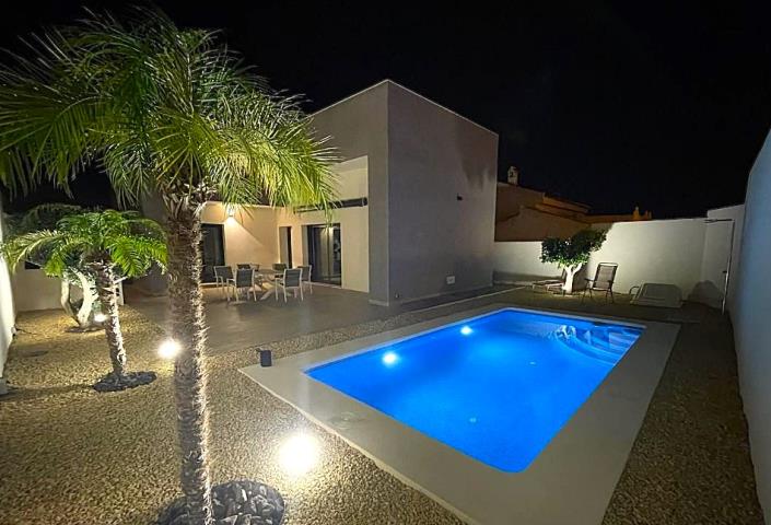 Image No.2-3 Bed Villa / Detached for sale