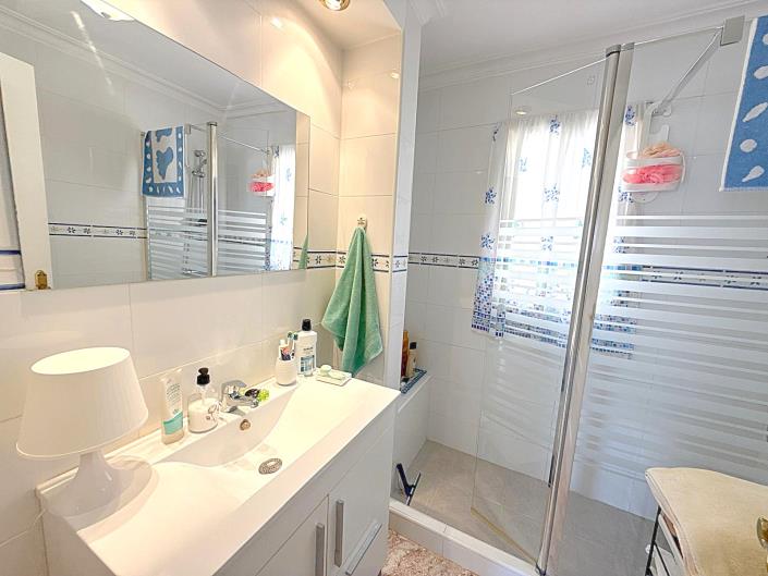 Image No.6-2 Bed Townhouse for sale