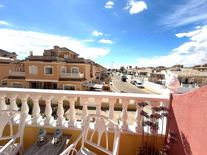 Image No.17-2 Bed Townhouse for sale