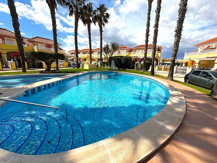 Image No.25-2 Bed Townhouse for sale