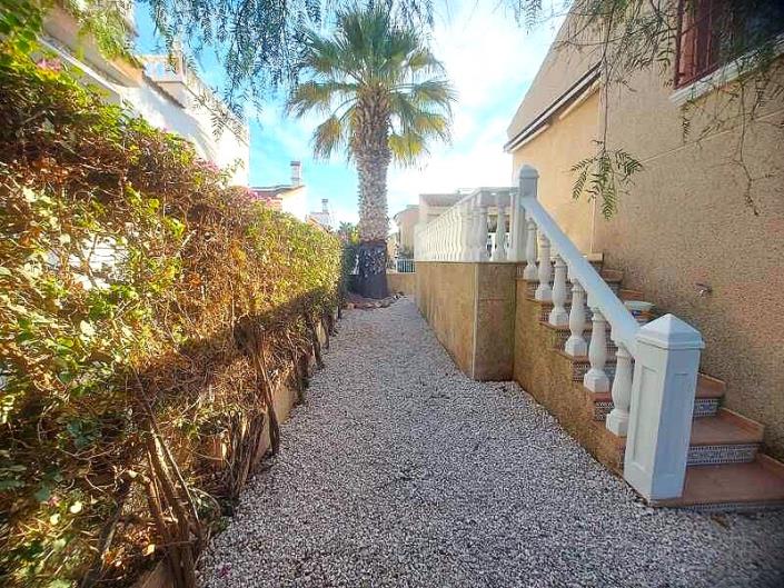 Image No.11-3 Bed Villa / Detached for sale