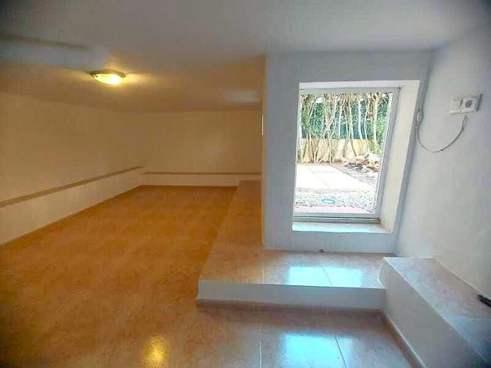 Image No.12-3 Bed Villa / Detached for sale