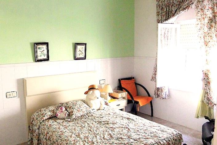 Image No.11-5 Bed Semi-Detached for sale