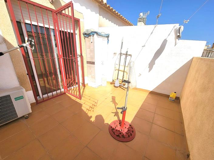 Image No.12-3 Bed Semi-Detached for sale