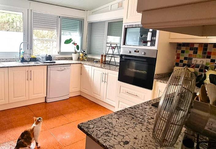 Image No.11-3 Bed Semi-Detached for sale