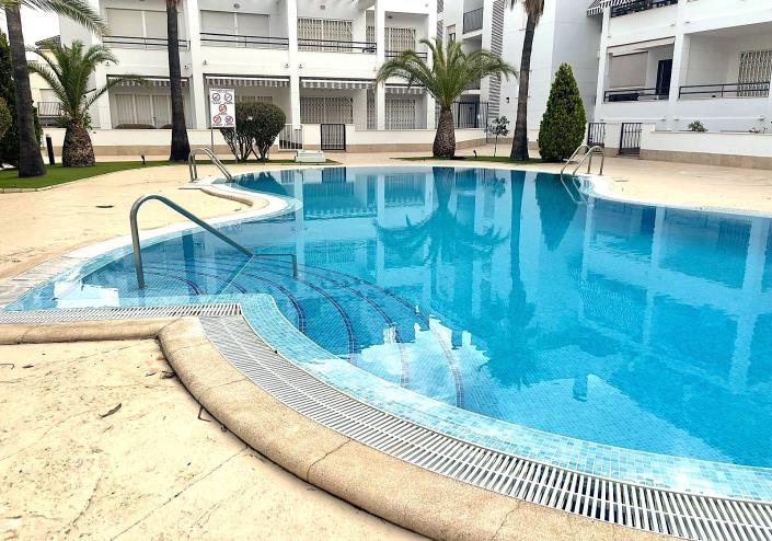 Image No.2-Appartement de 2 chambres à vendre à Torrevieja