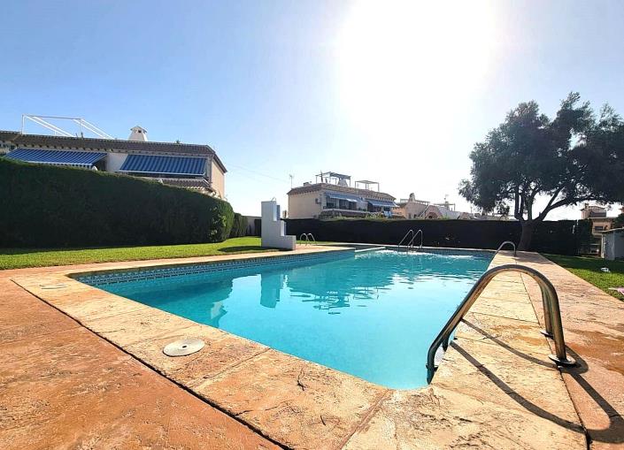 Image No.17-2 Bed Bungalow for sale