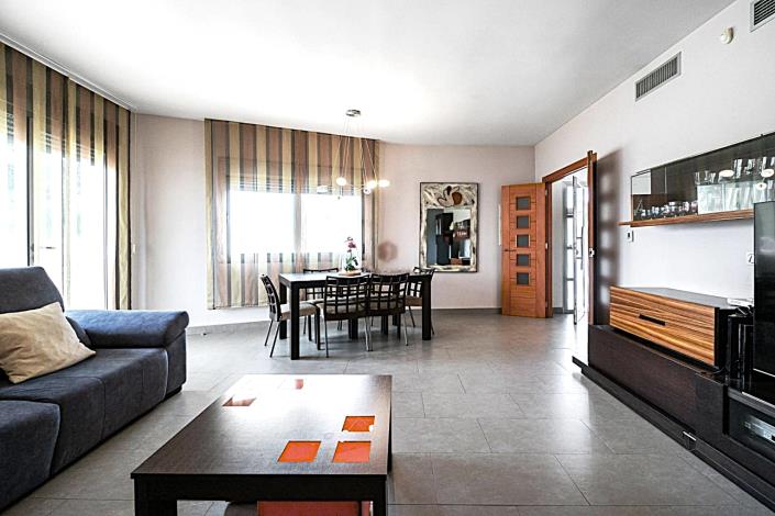 Image No.10-4 Bed Villa / Detached for sale