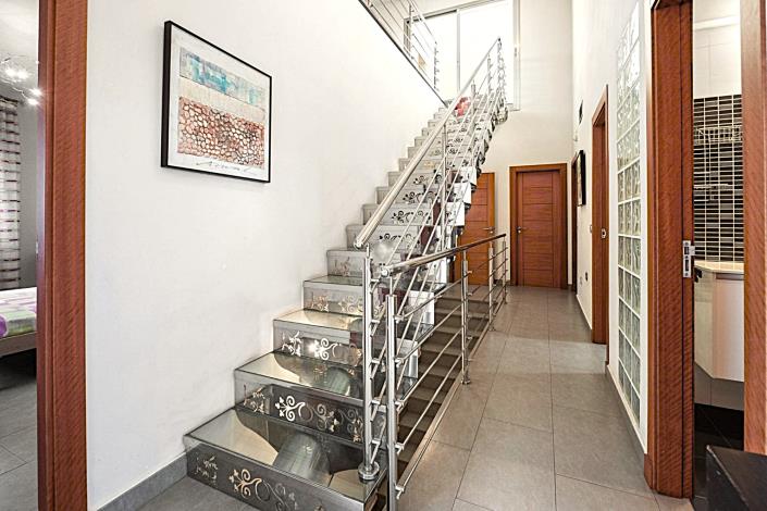 Image No.15-4 Bed Villa / Detached for sale