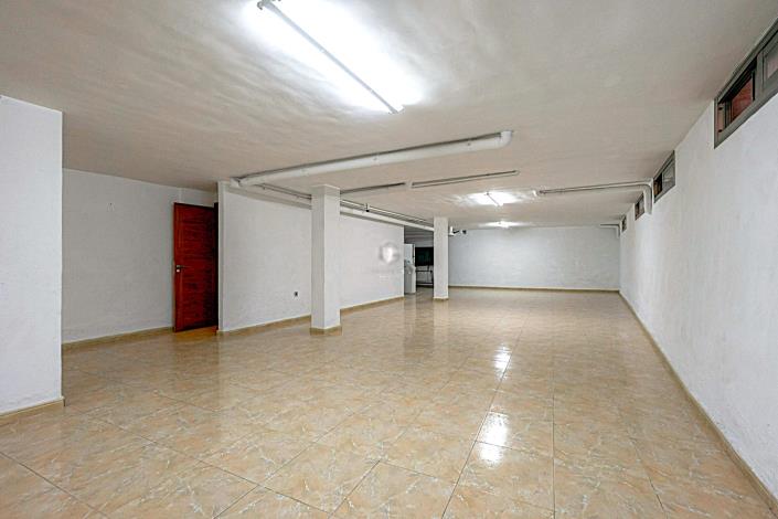 Image No.8-4 Bed Villa / Detached for sale