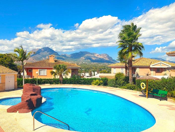 Image No.2-Villa de 6 chambres à vendre à Benidorm