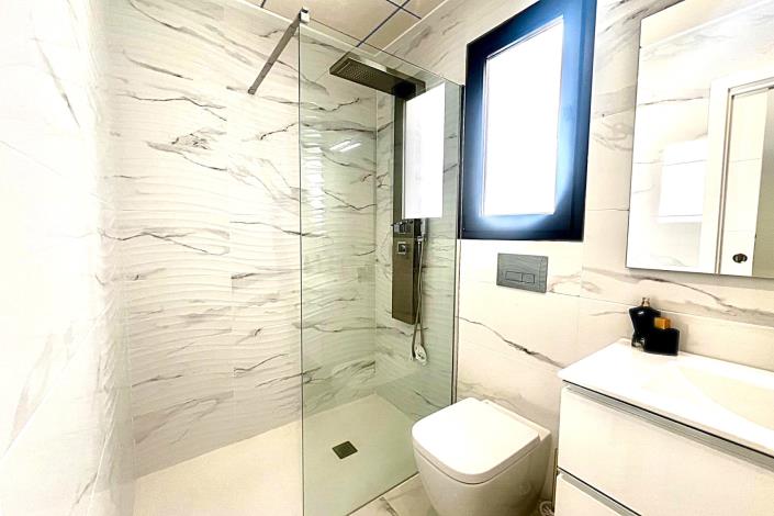 Image No.9-3 Bed Villa / Detached for sale