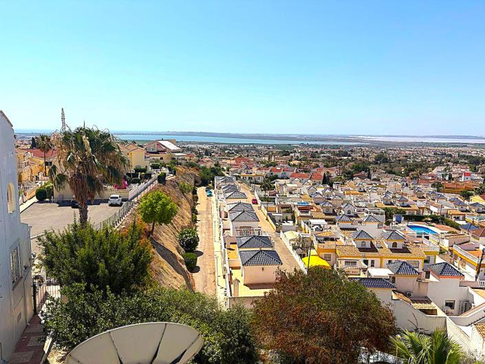 Image No.17-2 Bed Semi-Detached for sale